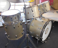 Ludwig, Silver Sparkle Jazz Festival, 22, 12, 13,16 w/matching snare